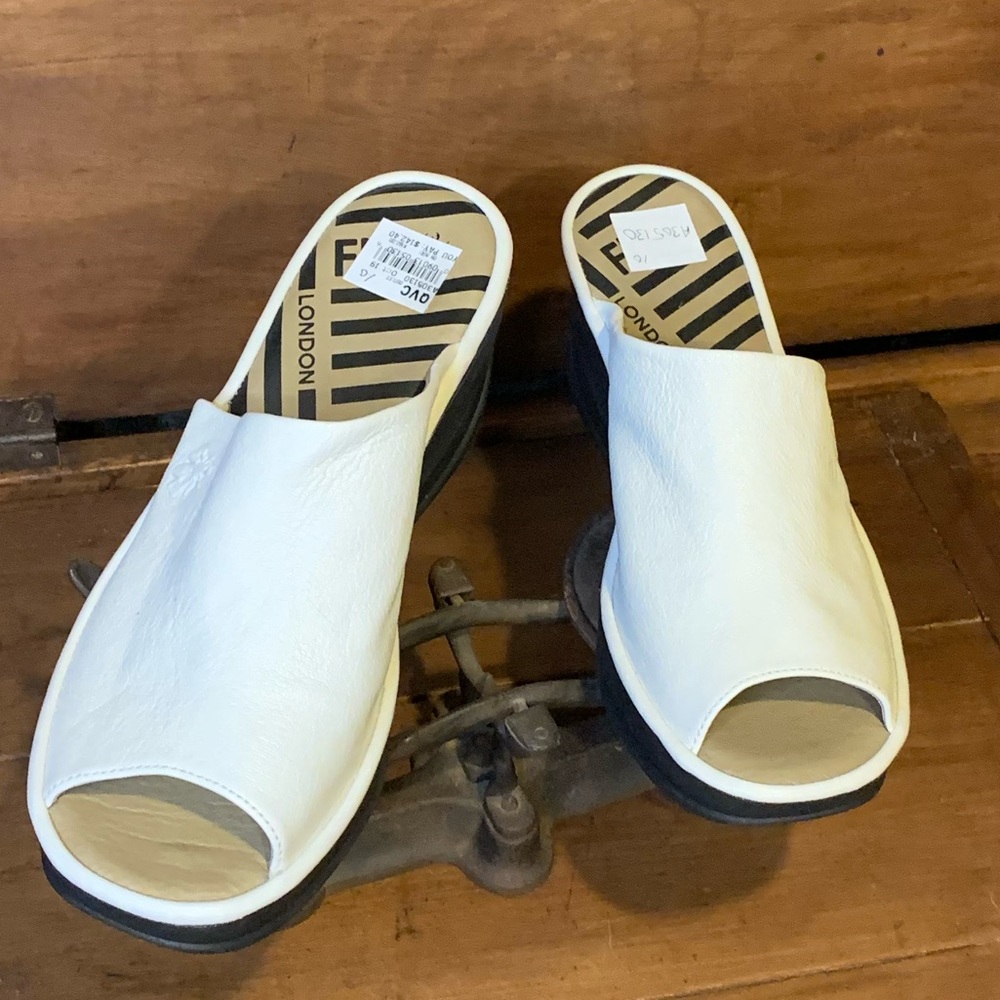 FLY LONDON JAMB LEATHER WEDGE SANDAL NEW